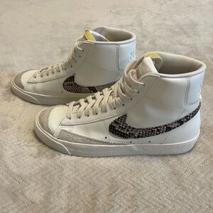 Nike Blazer Mid 77 SE